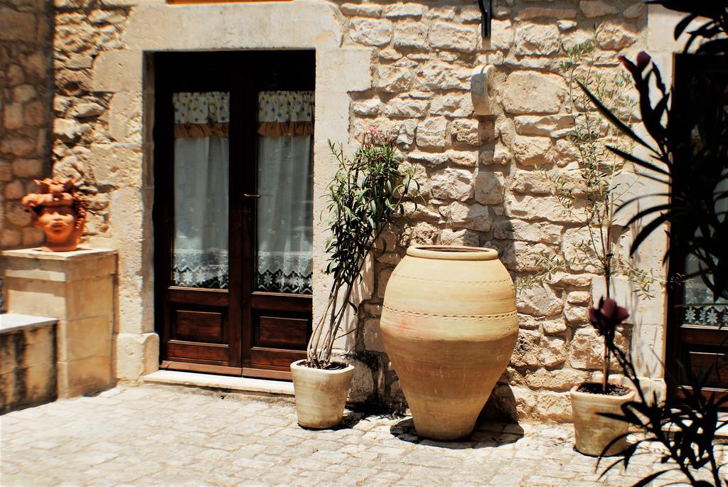 Historic Modica Villa Buitenkant foto